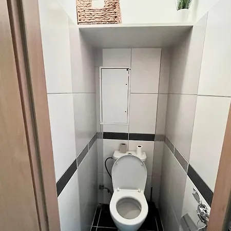 Daire Elegant Escape - Free Parking, Easy Access To Centre Bratislava