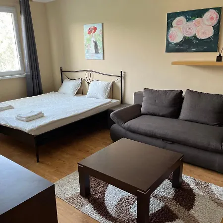 Elegant Escape - Free Parking, Easy Access To Centre 布拉迪斯拉发